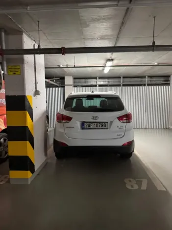 Prodej garážového stání, Praha - Stodůlky, Suchý vršek, 2 m2