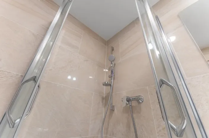 Pronájem bytu 1+kk, Praha - Vysočany, Bassova, 28 m2