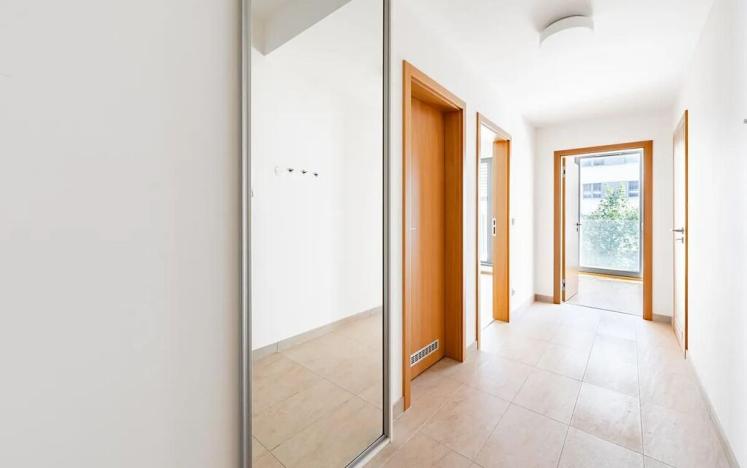 Pronájem bytu 2+kk, Praha - Karlín, U Mlýnského kanálu, 50 m2