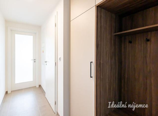 Pronájem bytu 1+kk, Praha - Kamýk, Zimova, 34 m2