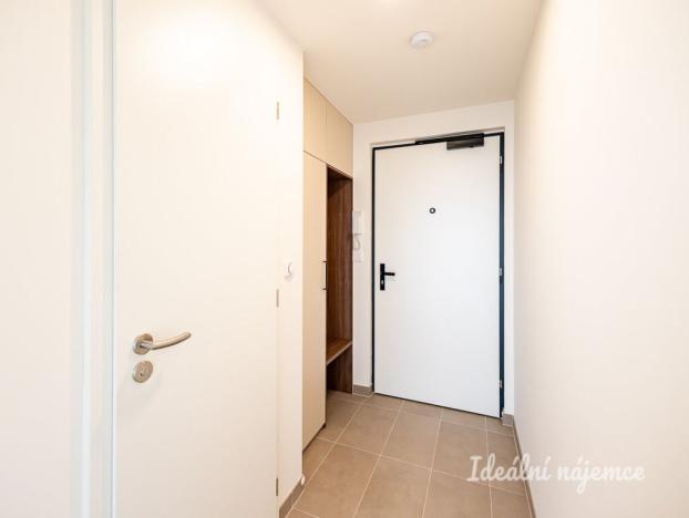 Pronájem bytu 1+kk, Praha - Kamýk, Zimova, 34 m2