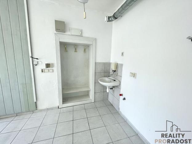 Pronájem obchodního prostoru, Šternberk, ČSA, 20 m2