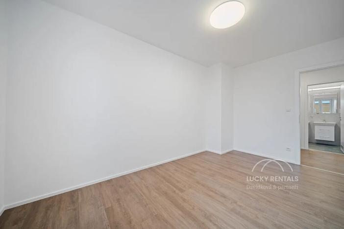 Pronájem bytu 1+kk, Praha - Chodov, Líbalova, 30 m2
