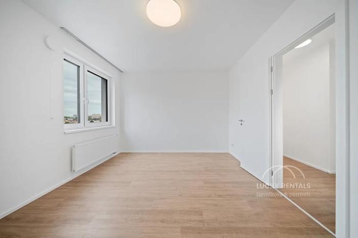 Pronájem bytu 1+kk, Praha - Chodov, Líbalova, 30 m2