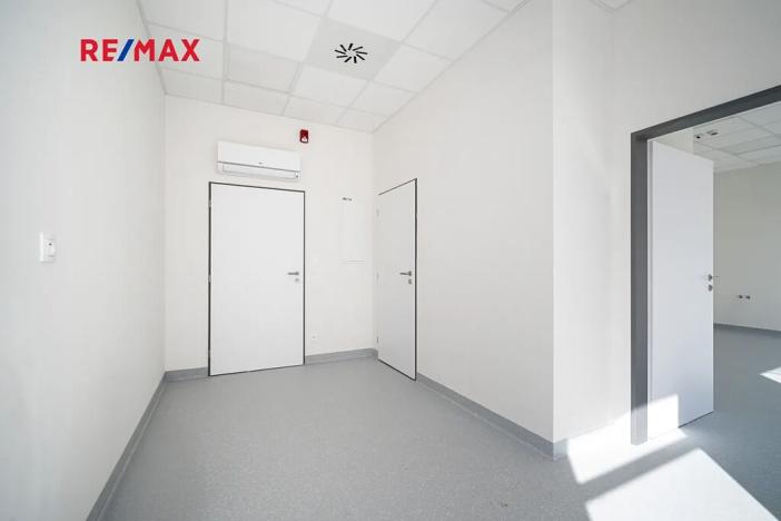 Pronájem ordinace, Milovice, Spojovací, 41 m2