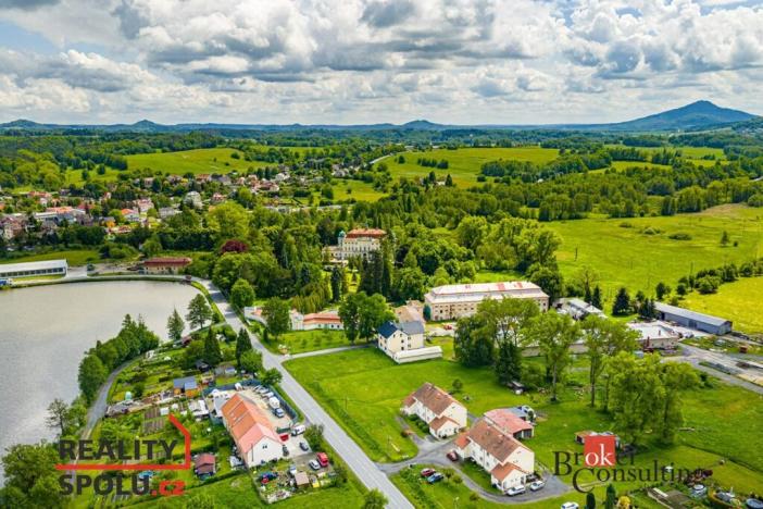 Prodej komerčního pozemku, Jablonné v Podještědí - Zámecká, 1942 m2