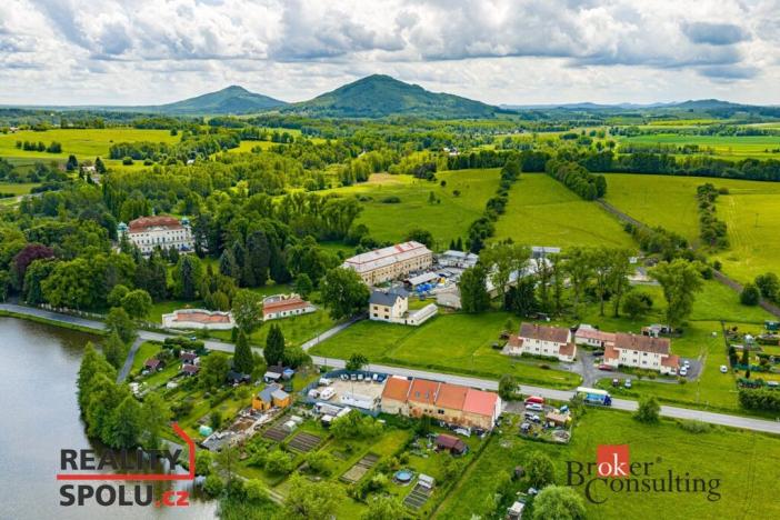 Prodej komerčního pozemku, Jablonné v Podještědí - Zámecká, 1942 m2
