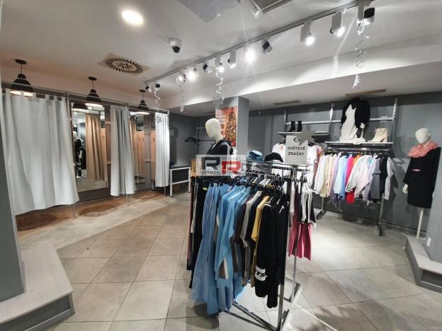 Pronájem obchodního prostoru, Olomouc, 28. října, 438 m2