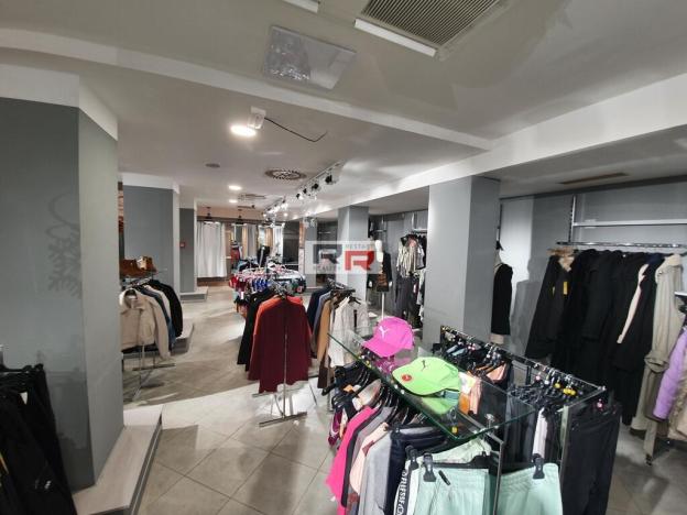 Pronájem obchodního prostoru, Olomouc, 28. října, 438 m2