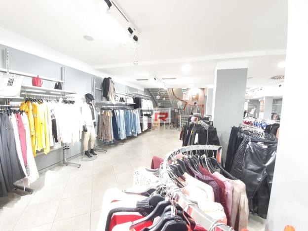 Pronájem obchodního prostoru, Olomouc, 28. října, 438 m2