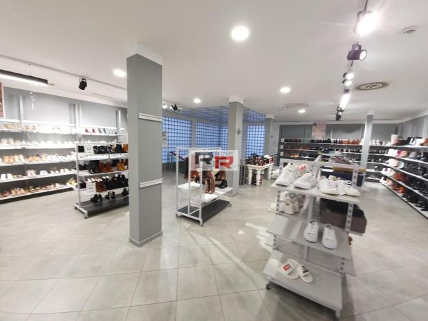 Pronájem obchodního prostoru, Olomouc, 28. října, 438 m2