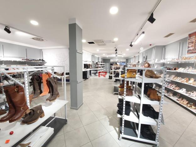 Pronájem obchodního prostoru, Olomouc, 28. října, 438 m2