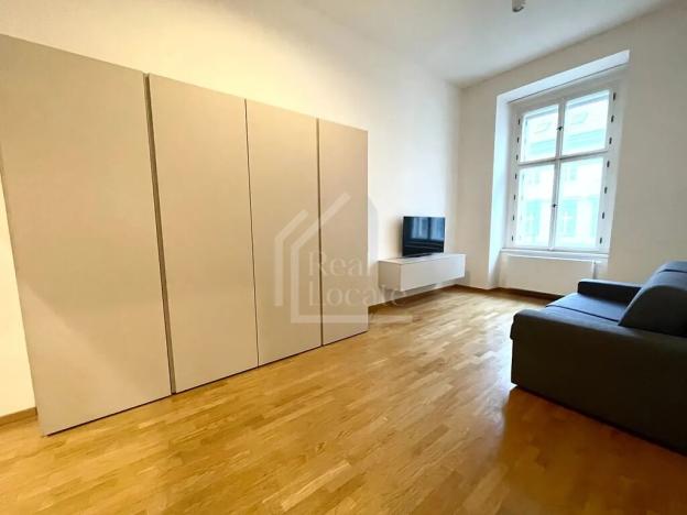 Pronájem bytu 2+1, Praha - Karlín, Sokolovská, 75 m2