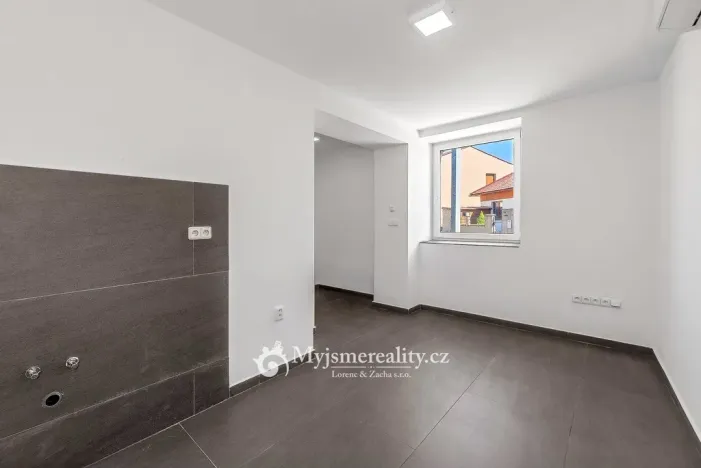 Prodej restaurace, Kuchařovice, 8.Května, 114 m2