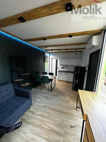 Prodej - jiné, Praha - Staré Město, Betlémské náměstí, 24 m2