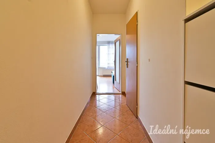 Pronájem bytu 1+kk, Brno - Židenice, Bělohorská, 38 m2