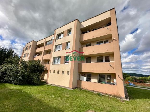 Prodej bytu 3+1, Vroutek, Na Hůrce, 72 m2