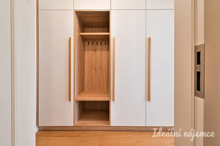 Pronájem bytu 1+kk, Brno, Bratislavská, 37 m2