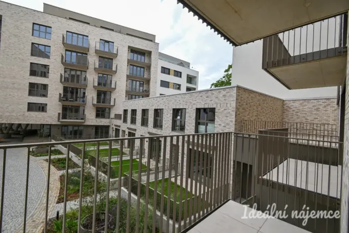 Pronájem bytu 1+kk, Brno, Bratislavská, 37 m2