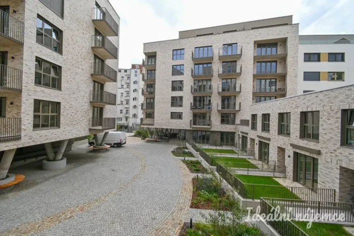 Pronájem bytu 1+kk, Brno, Bratislavská, 37 m2