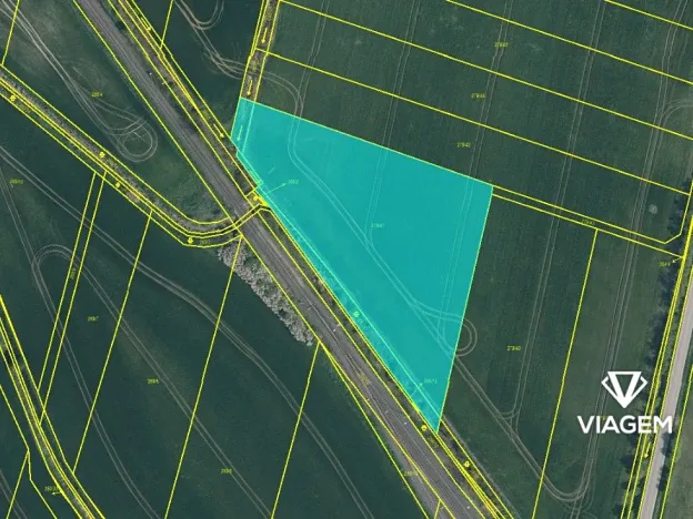 Prodej podílu pole, Dobrovice, 2305 m2