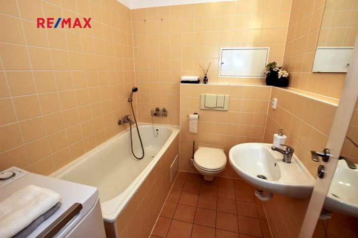 Pronájem bytu 1+kk, Praha - Kbely, Pod Nouzovem, 32 m2