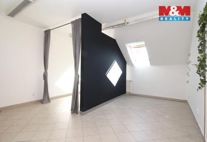 Pronájem obchodního prostoru, Chlumec nad Cidlinou - Chlumec nad Cidlinou IV, Kozelkova, 24 m2