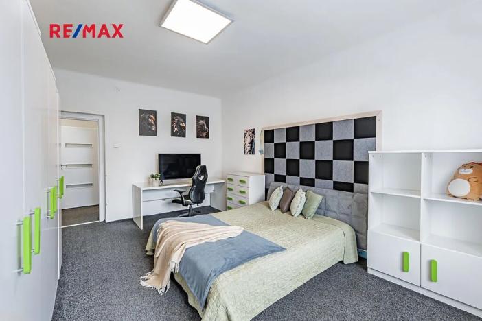 Prodej rodinného domu, České Velenice, Komenského, 247 m2