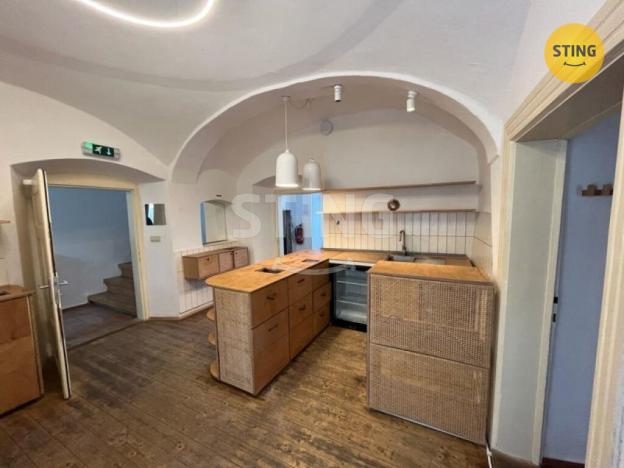 Pronájem komerční nemovitosti, Hukvaldy, 240 m2