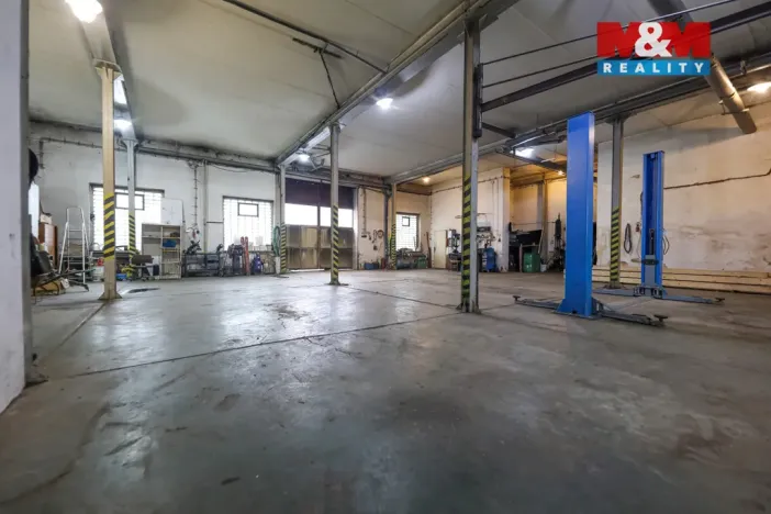 Prodej výrobních prostor, Černošín, 1100 m2