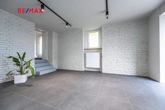 Pronájem kanceláře, Praha - Smíchov, U smíchovského hřbitova, 53 m2