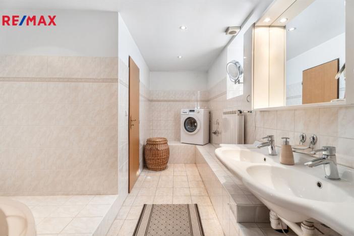 Prodej rodinného domu, Dubá - Zakšín, 380 m2