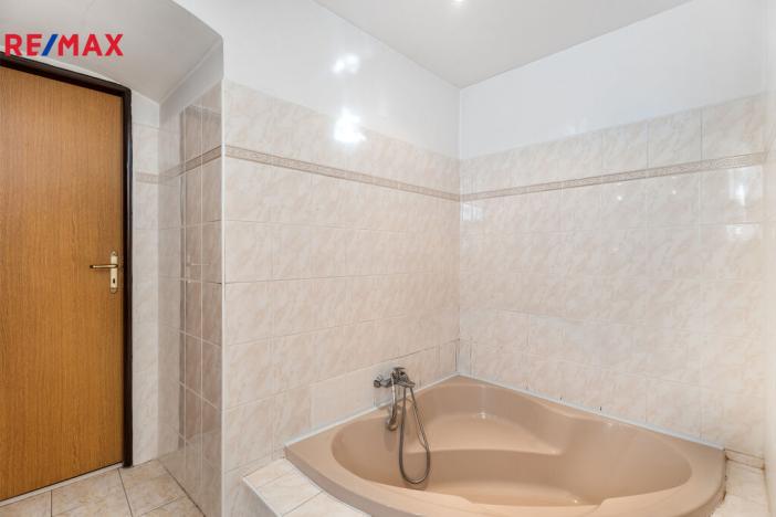 Prodej rodinného domu, Dubá - Zakšín, 380 m2