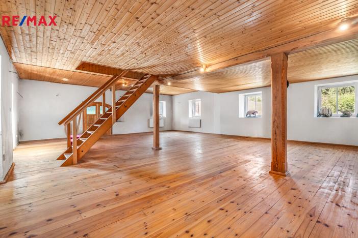 Prodej rodinného domu, Dubá - Zakšín, 380 m2