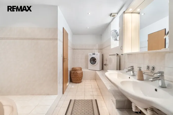 Prodej rodinného domu, Dubá - Zakšín, 380 m2