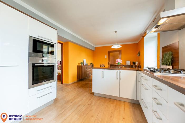 Prodej rodinného domu, Štarnov, 252 m2