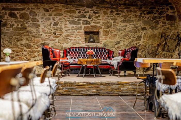 Prodej obchodního prostoru, Znojmo - Popice, 1700 m2