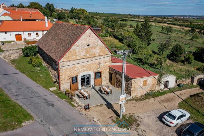 Prodej obchodního prostoru, Znojmo - Popice, 1700 m2