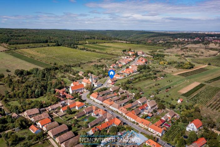 Prodej obchodního prostoru, Znojmo - Popice, 1700 m2