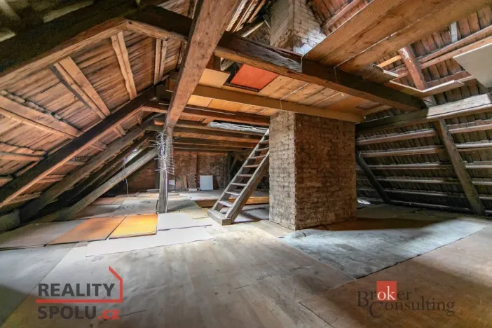 Prodej rodinného domu, Toužim, Pod Brankou, 219 m2