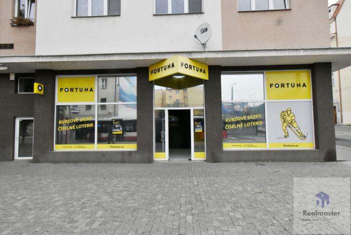 Pronájem obchodního prostoru, Ústí nad Labem - Ústí nad Labem-centrum, Velká Hradební, 77 m2