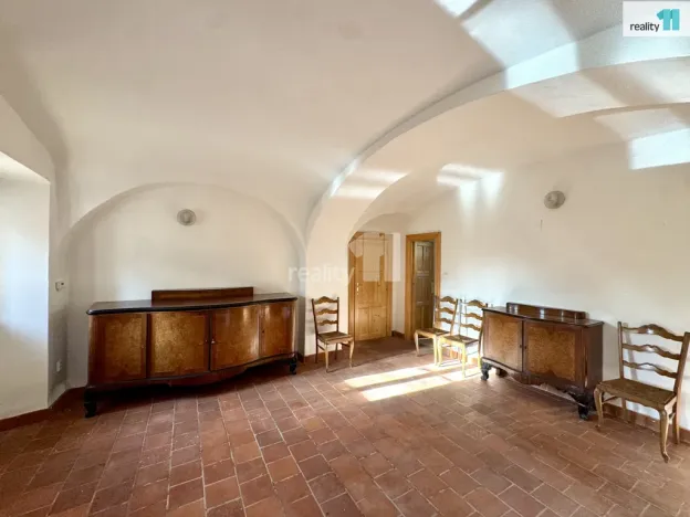 Pronájem výrobních prostor, Dobrovíz, Pražská, 1027 m2