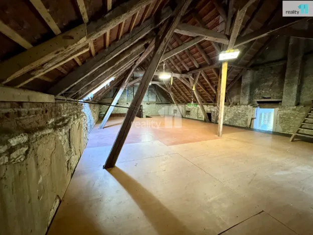 Pronájem výrobních prostor, Dobrovíz, Pražská, 1027 m2