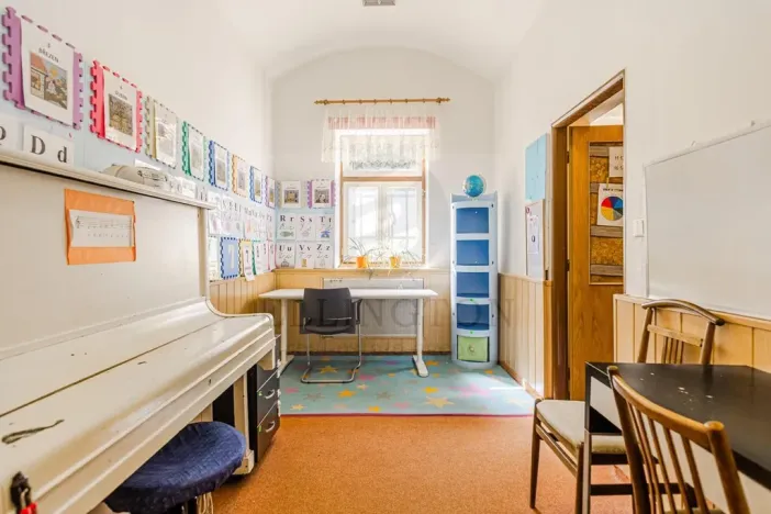 Prodej obchodního prostoru, Praha - Nusle, Jaromírova, 380 m2