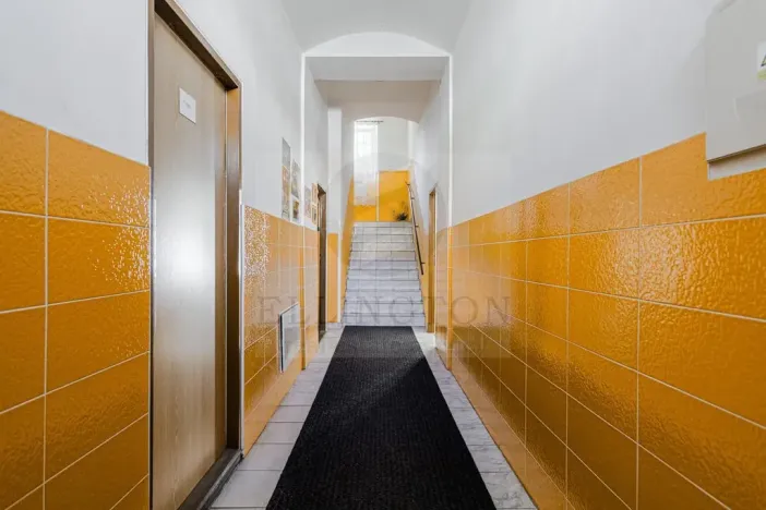 Prodej obchodního prostoru, Praha - Nusle, Jaromírova, 380 m2