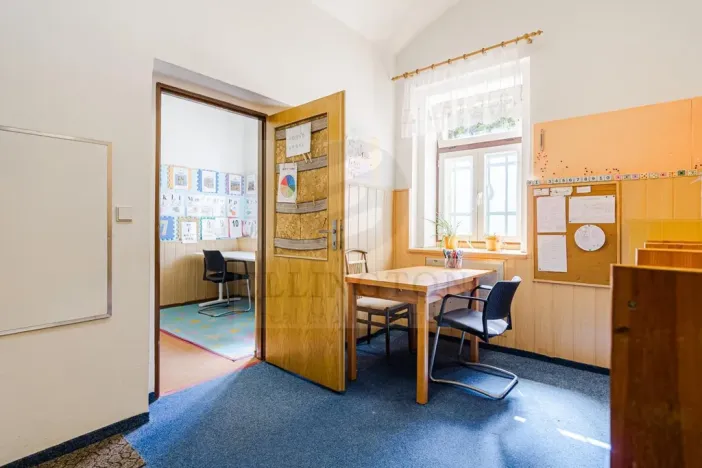 Prodej obchodního prostoru, Praha - Nusle, Jaromírova, 380 m2