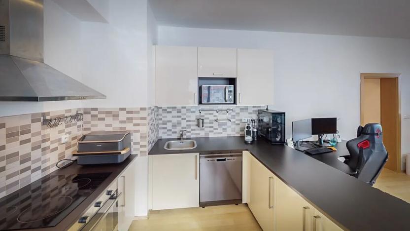 Prodej bytu 2+kk, Praha - Horní Měcholupy, Modenská, 64 m2