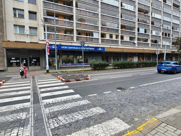 Pronájem obchodního prostoru, Pardubice, Palackého třída, 82 m2