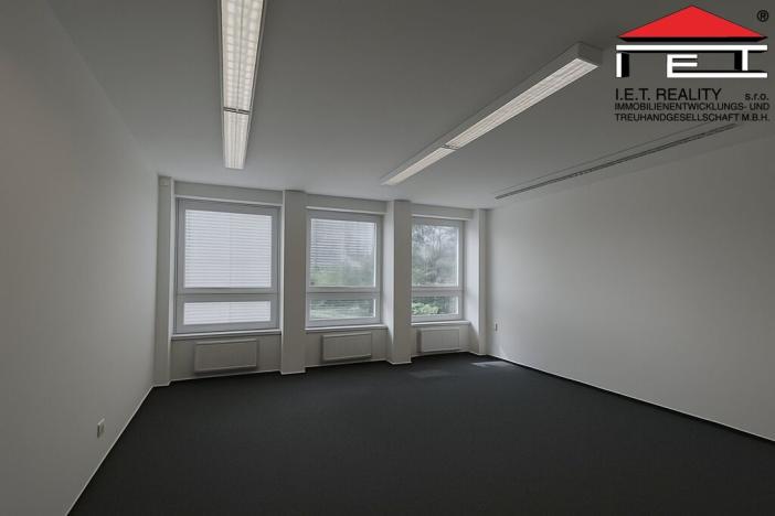 Pronájem kanceláře, Brno, Kroftova, 30 m2