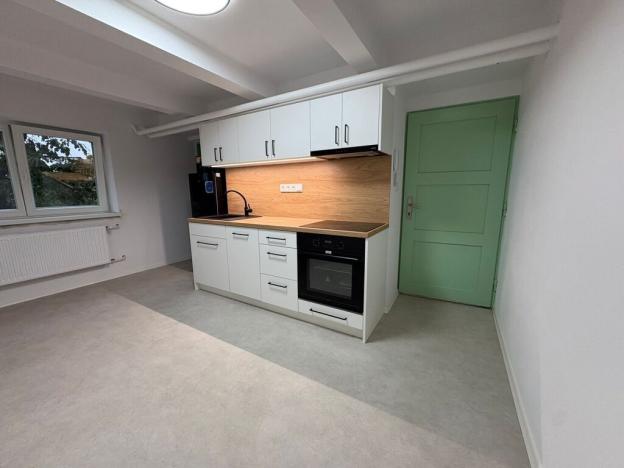 Pronájem bytu 1+kk, Zlín - Prštné, B. Němcové, 20 m2